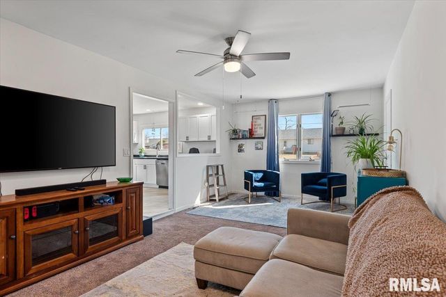 46 CHURCHILL Drive, Chatham, IL 62629