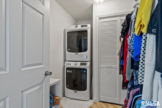 46 CHURCHILL Drive, Chatham, IL 62629