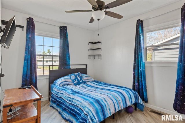 46 CHURCHILL Drive, Chatham, IL 62629