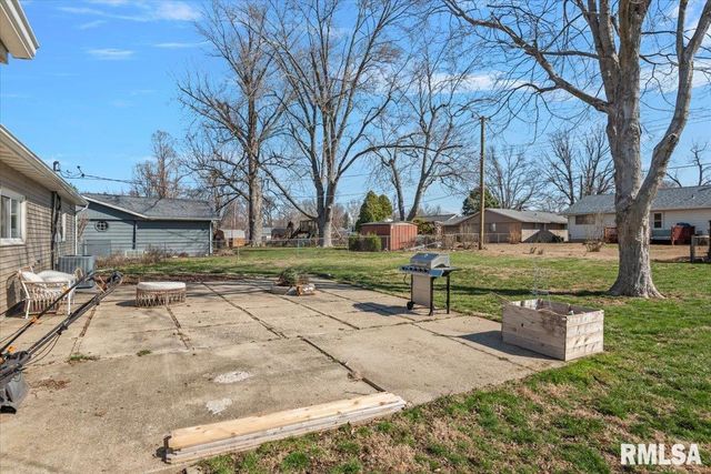 46 CHURCHILL Drive, Chatham, IL 62629