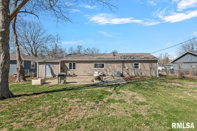 46 CHURCHILL Drive, Chatham, IL 62629