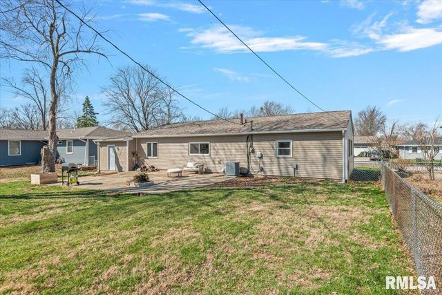 46 CHURCHILL Drive, Chatham, IL 62629