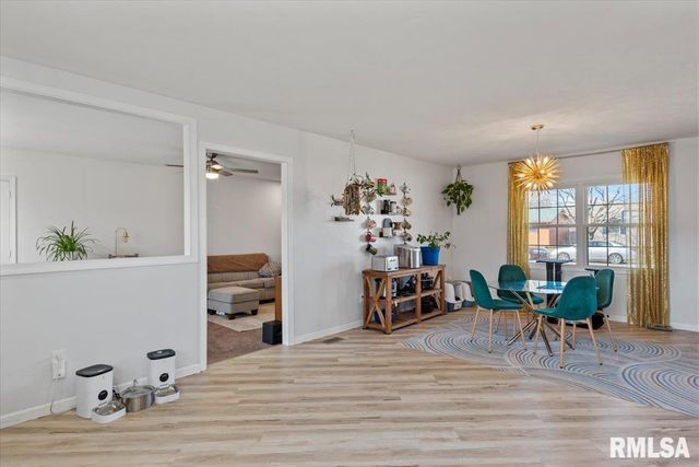 46 CHURCHILL Drive, Chatham, IL 62629