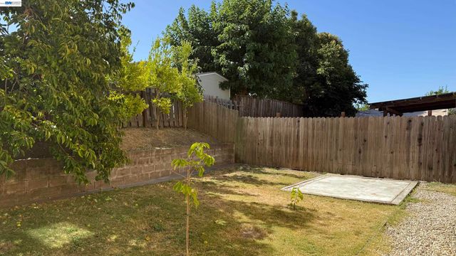 3146 14Th St, San Pablo, CA 94806