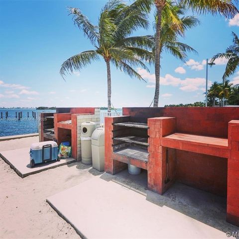 777 NE 62nd St CPH5, Miami, FL 33138