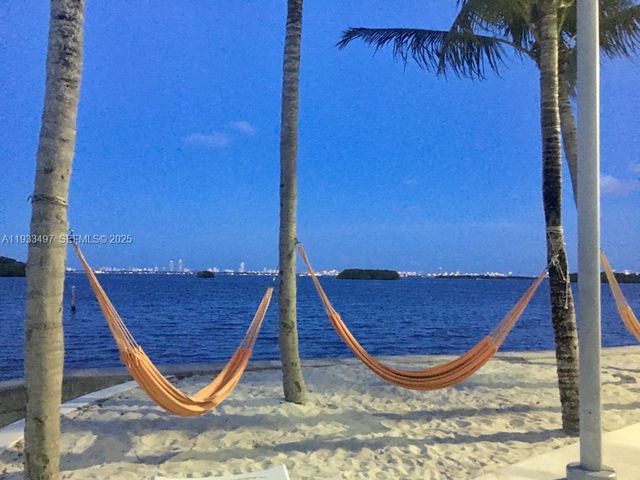 777 NE 62nd St CPH5, Miami, FL 33138