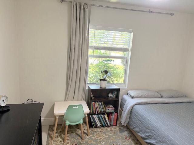 270 NE 45th Street, Oakland Park, FL 33334