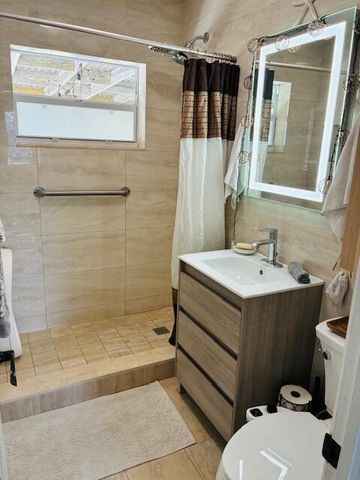 270 NE 45th Street, Oakland Park, FL 33334