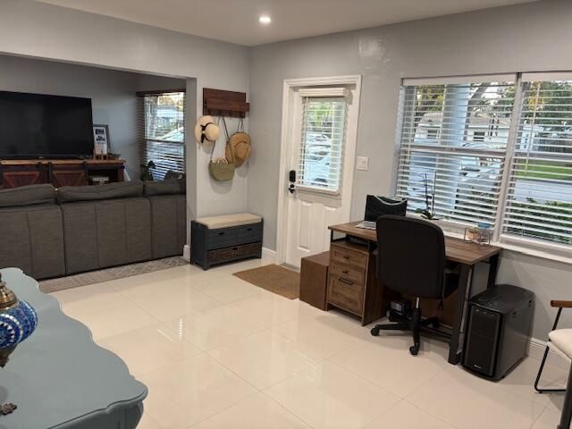 270 NE 45th Street, Oakland Park, FL 33334