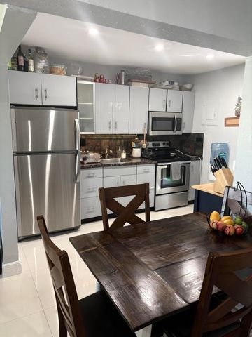 270 NE 45th Street, Oakland Park, FL 33334