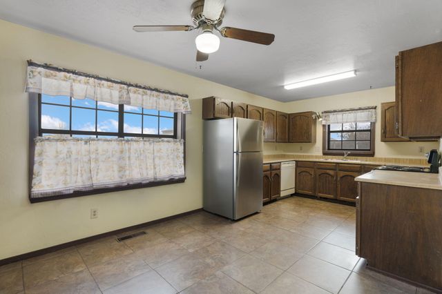 2621 Pajarito Meadows Road SW, Albuquerque, NM 87105