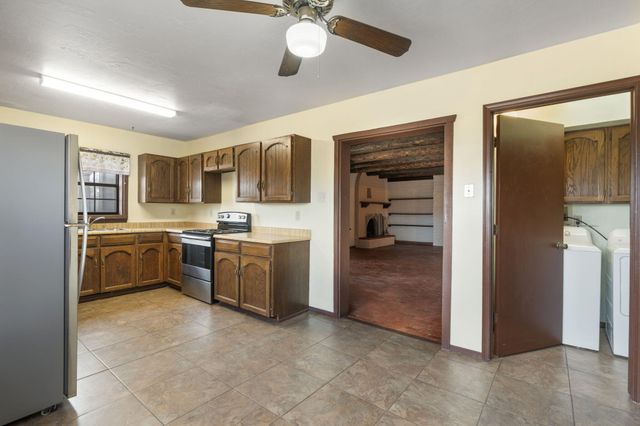 2621 Pajarito Meadows Road SW, Albuquerque, NM 87105