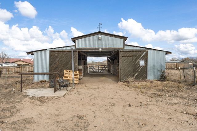 2621 Pajarito Meadows Road SW, Albuquerque, NM 87105