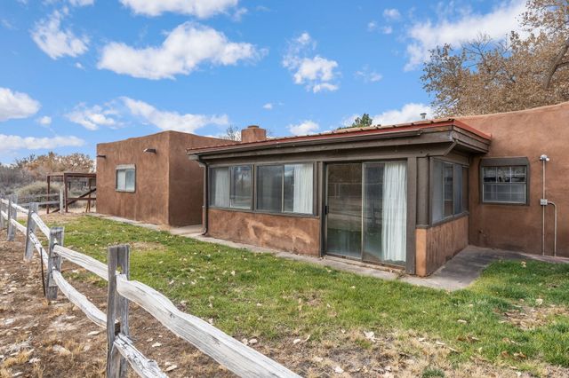 2621 Pajarito Meadows Road SW, Albuquerque, NM 87105