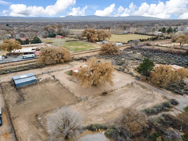 2621 Pajarito Meadows Road SW, Albuquerque, NM 87105