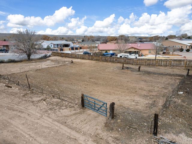 2621 Pajarito Meadows Road SW, Albuquerque, NM 87105