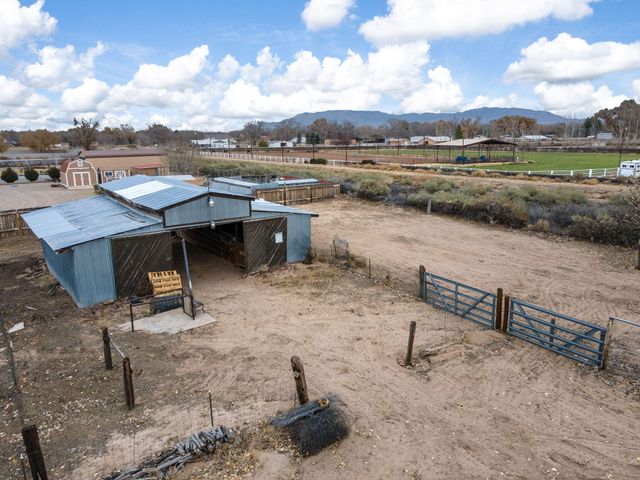 2621 Pajarito Meadows Road SW, Albuquerque, NM 87105