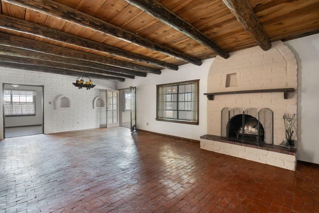 2621 Pajarito Meadows Road SW, Albuquerque, NM 87105