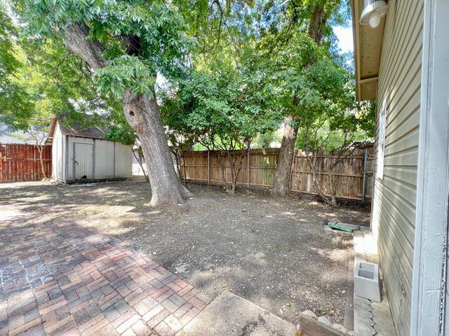 425 Grandview Avenue, Dallas, TX 75223