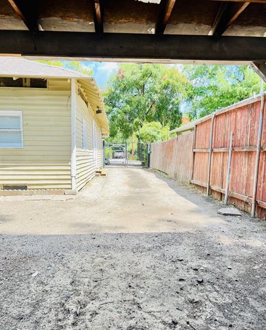 425 Grandview Avenue, Dallas, TX 75223