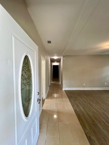 425 Grandview Avenue, Dallas, TX 75223