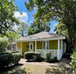 425 Grandview Avenue, Dallas, TX 75223