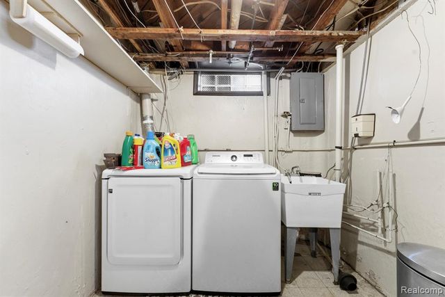 2384 Newman Street, Trenton, MI 48183