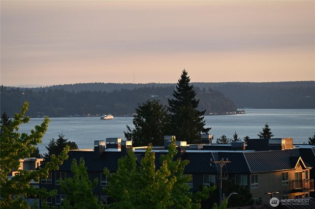 6408 Fauntleroy Way SW, Seattle, WA 98136