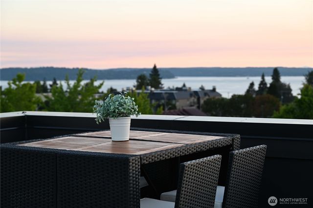 6408 Fauntleroy Way SW, Seattle, WA 98136