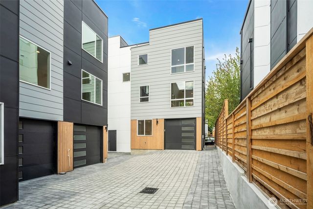 6408 Fauntleroy Way SW, Seattle, WA 98136