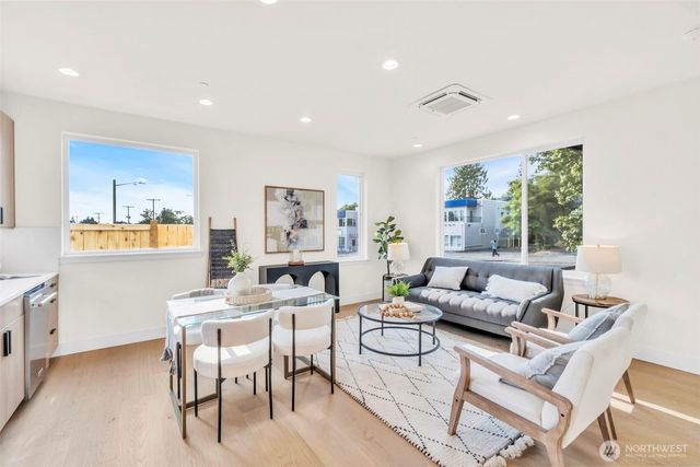 6408 Fauntleroy Way SW, Seattle, WA 98136