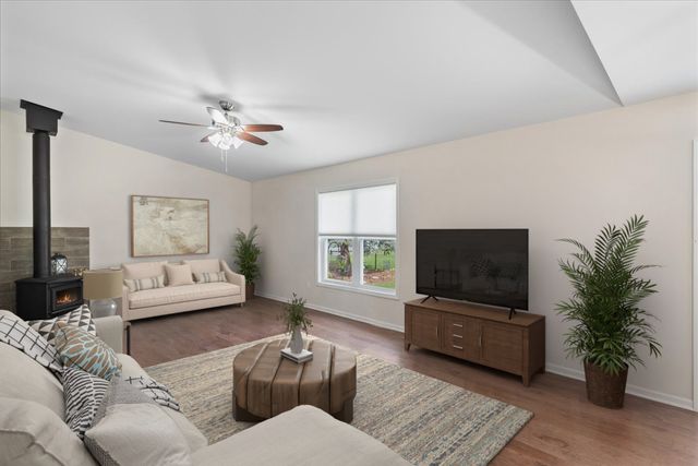 567 7th Circle, Marengo, IL 60152