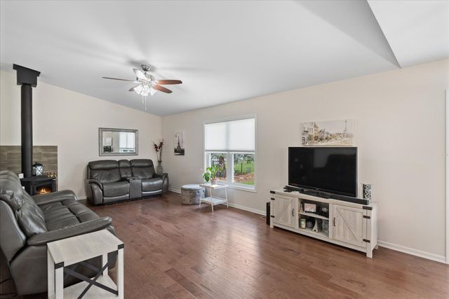 567 7th Circle, Marengo, IL 60152