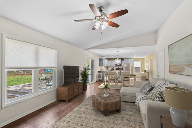 567 7th Circle, Marengo, IL 60152