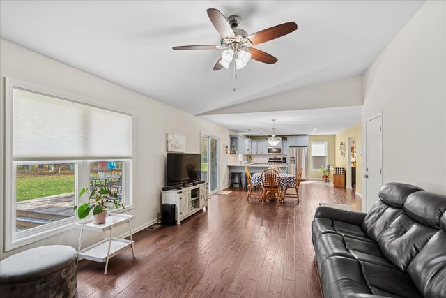 567 7th Circle, Marengo, IL 60152