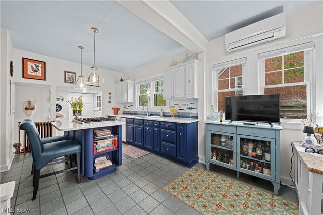 210 Storer Avenue, Akron, OH 44302