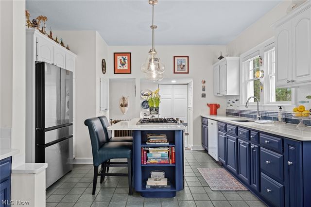 210 Storer Avenue, Akron, OH 44302