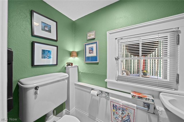 210 Storer Avenue, Akron, OH 44302