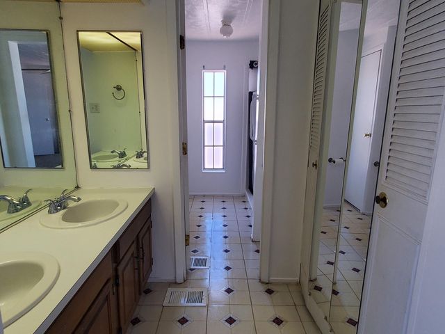 7712 Leanne Street NE, Albuquerque, NM 87109