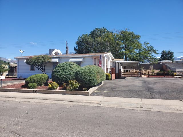 7712 Leanne Street NE, Albuquerque, NM 87109