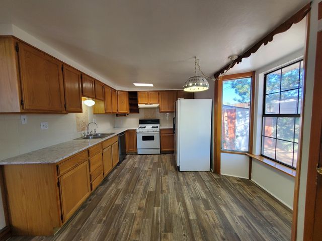 7712 Leanne Street NE, Albuquerque, NM 87109