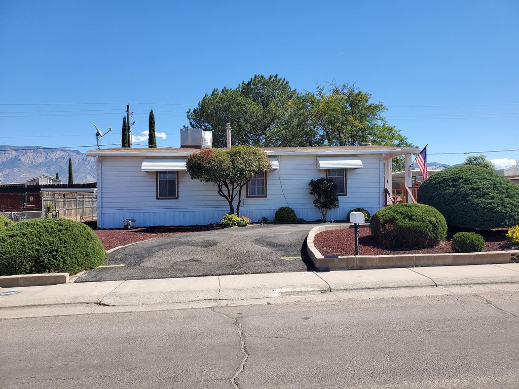 7712 Leanne Street NE, Albuquerque, NM 87109