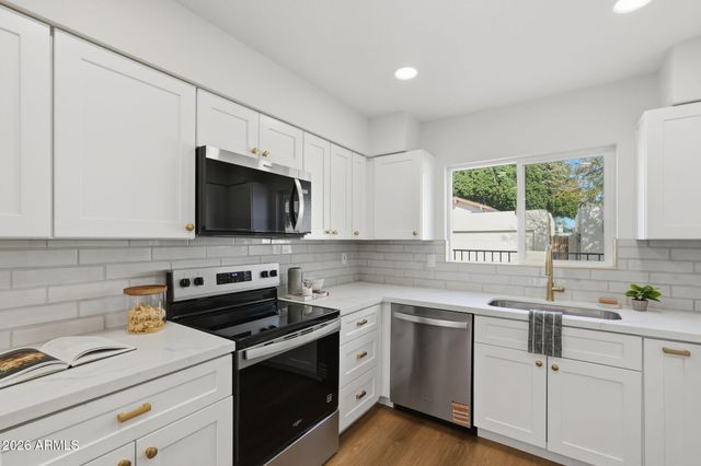 3011 W SIERRA Street, Phoenix, AZ 85029