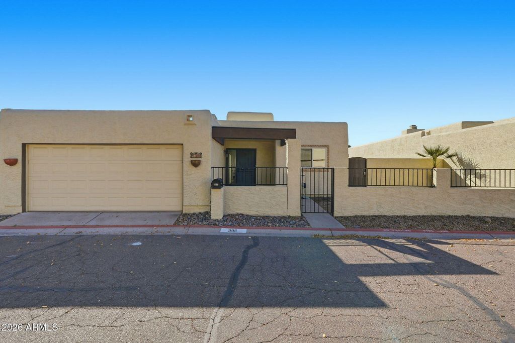 3011 W SIERRA Street, Phoenix, AZ 85029