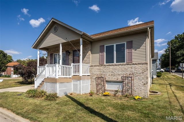127 Collinsville Street, Glen Carbon, IL 62034