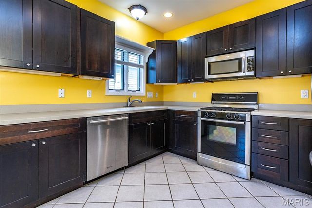 127 Collinsville Street, Glen Carbon, IL 62034