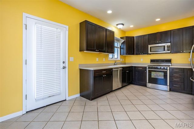 127 Collinsville Street, Glen Carbon, IL 62034