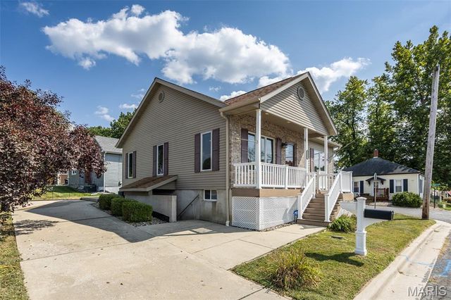 127 Collinsville Street, Glen Carbon, IL 62034