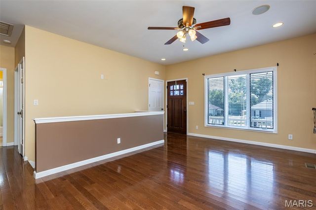 127 Collinsville Street, Glen Carbon, IL 62034