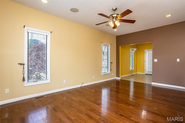 127 Collinsville Street, Glen Carbon, IL 62034